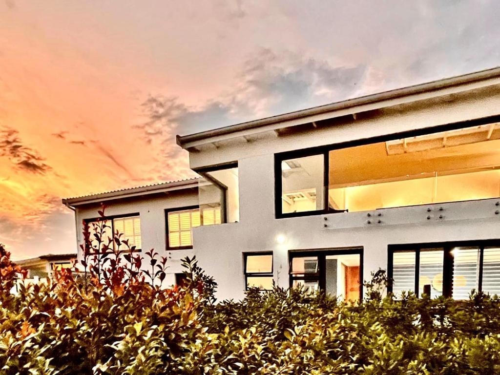 Oyster Bay Ten On Tornyn Exterior photo